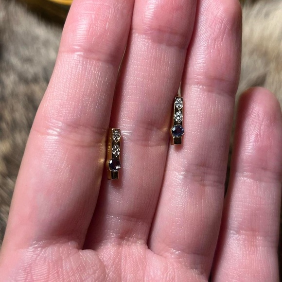 14k yellow gold tanzanite/iolite and diamond bar post earrings - Picture 4 of 7